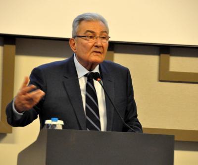 Deniz Baykal: Bu yetkiyi peygambere versen peygamberi bozarsın