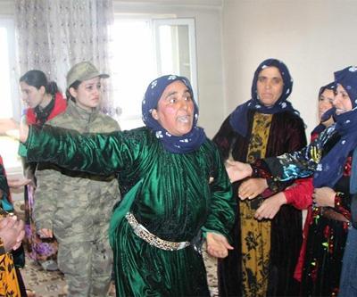 Acı haberi alan şehit annesi dondu kaldı