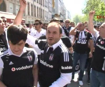 Beşiktaşlı taraftarlar Lyonu Çarşıya çevirdi