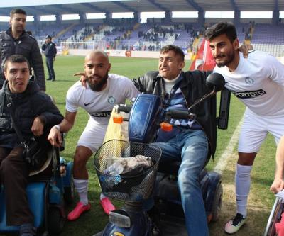 Afyonspor şampiyonluğu böyle kutladı