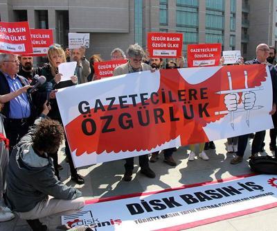 Gazetecilerden Dünya Basın Özgürlüğü Gününde adliye önünde protesto