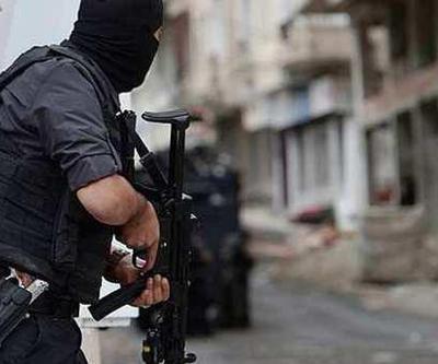Türk polisi, İngiliz turistleri şafak baskınıyla çıkardı