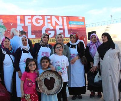 400 kadınla çiğ köfte yoğurma rekoru