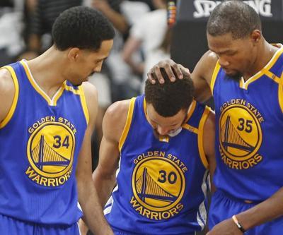 NBA: Warriors Spursu süpürdü süpürecek: 3-0