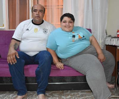 10 yaşındaki obezite hastası Nurettin yardım bekliyor