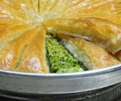 Gaziantepli baklavacılar dünyaya tepsi yetiştiriyor