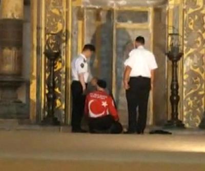 Ayasofya içinde namazlı protesto