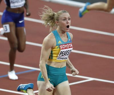100 metre engellide altın Sally Pearsonın