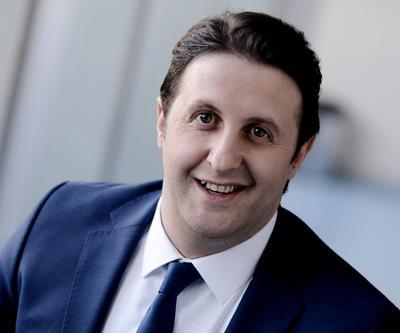 Kıvanç yakışıklı değil ekranda öyle çıkıyor