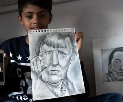 O mülteciye Avrupada Küçük Picasso diyorlar