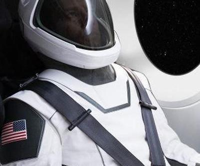 İşte SpaceXin merakla beklenen uzay kıyafeti