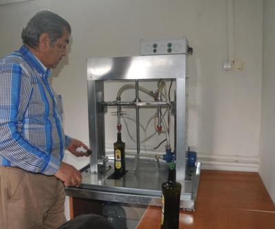 Yüksekovada, konteynerde aspir yağı üretim fabrikası kuruldu