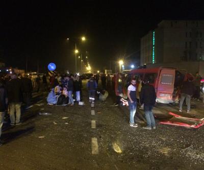 İşçi servisi cip ile çarpıştı: 2 ölü, 14 yaralı