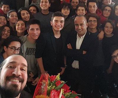 20 yıl sonra mezun olduğu okula döndü