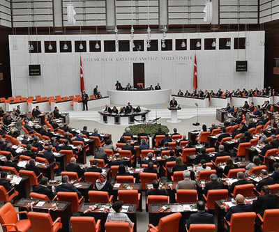 Yeni dönemin ilk parlamentosu: Milletvekilleri yemin etti