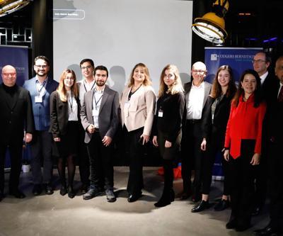 Bir gün CEO programı bugünün liderleriyle geleceğin liderleri arasında köprü kuracak