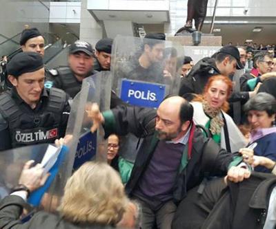 Adalet Nöbeti tutan avukatlara devlet otoritesini sarsmak suçlamasıyla dava