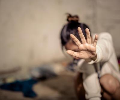 Kendisini fizyoterapist olarak tanıtıp, tacizde bulundu