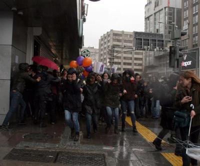 Kadınlar Günü açıklaması yapmak isteyen gruba polis izin vermedi: Çok sayıda gözaltı var