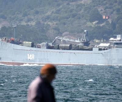Askeri araç yüklü Rus gemisi Akdenize iniyor