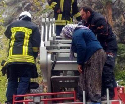 Selden mahsur kalan çift kurtarıldı