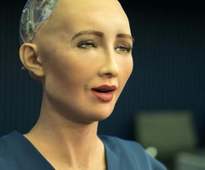 Robot Sophia evlilik teklifini reddetti