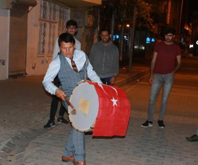 Davulcu işi bıraktı, sahurda uyandırma görevi muhtarın başına kaldı