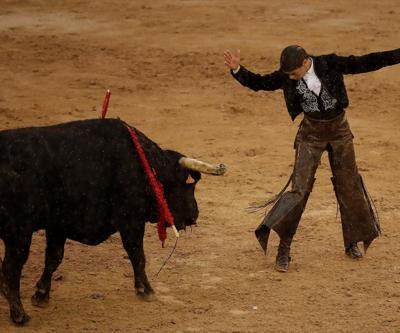 Kadın matador arenaya çıktı
