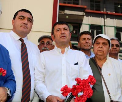 Sivas katliamında yaşamını yitirenleri 25. yılda andılar