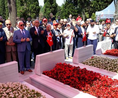 Edirnekapı şehitliğinde şehitler için Kuran-ı Kerim okundu