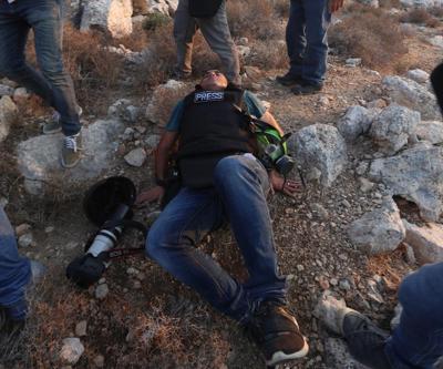 İsrail askerleri AA ve AFP muhabirlerini yaraladı