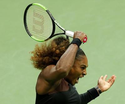 Serena Williams raket kırdı, hakemle tartıştı