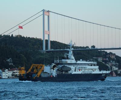 Rus arama-kurtarma gemisi İstanbul Boğazından geçti