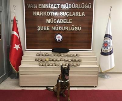 Vanda Zeyna spor çantadaki 20 kilo eroini yakaladı