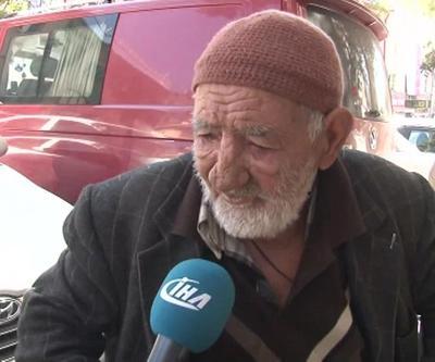 80 yaşındaki adam ekmeğini örgüden kazanıyor