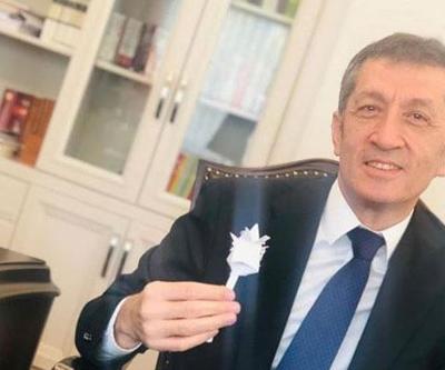 Bakan Selçuktan kağıttan lale paylaşımı