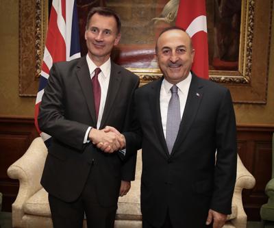 Bakan Çavuşoğlu, İngiltere Dışişleri Bakanı Hunt ile görüştü