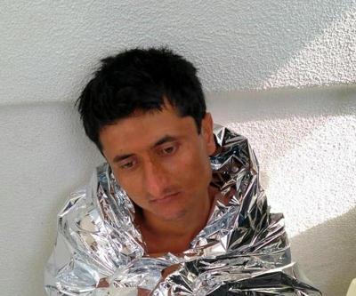 Çocuk can simidi ve bir ekmekle Yunanistana kaçmaya çalıştı