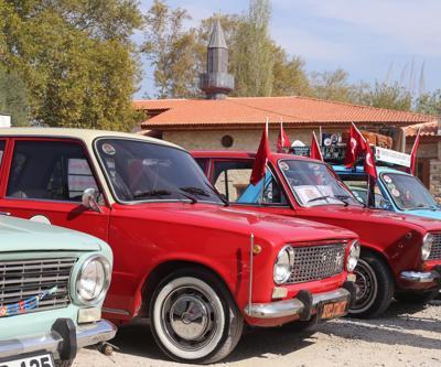 3 bin yıllık antik kente klasik otomobille yolculuk
