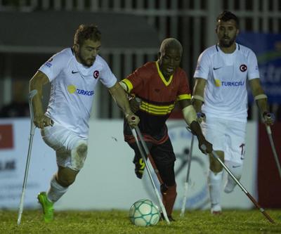 Binali Yıldırımdan Ampute Milli Futbol Takımına tebrik