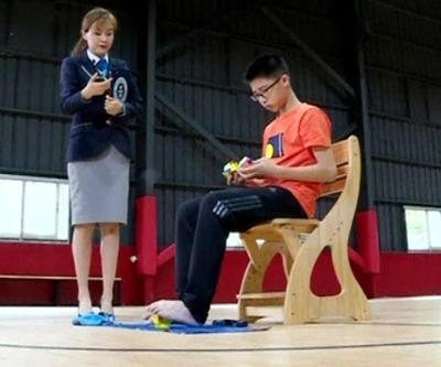 Rubik Küpü çözme rekorunu böyle kırdı