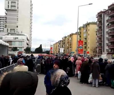 Bursada ucuz sebze satışı başladı, ürünler kapışıldı