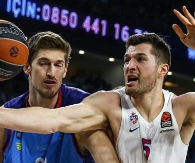 Anadolu Efes ve Barcelona play-offu garantiledi