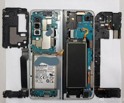 Samsung Galaxy Fold’un içi nasıl görünüyor