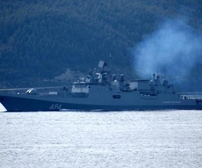 Rus askeri gemisi Çanakkale Boğazından geçti