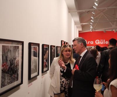 Londra Saatchi Galeri’de muhteşem açılış
