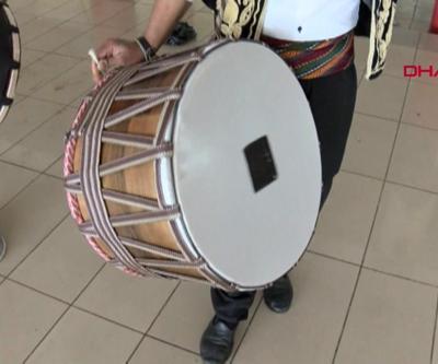 Davulcular ilk sahura hazır