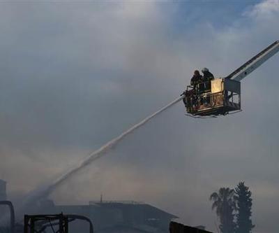 Adanada fabrikada yangın 11 araç kullanılamaz hale geldi