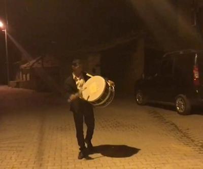Davulculardan Sigarayı bırakın mesajı