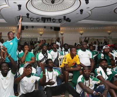 Senegal ve Cezayirliler final maçını İstanbulda takip etti